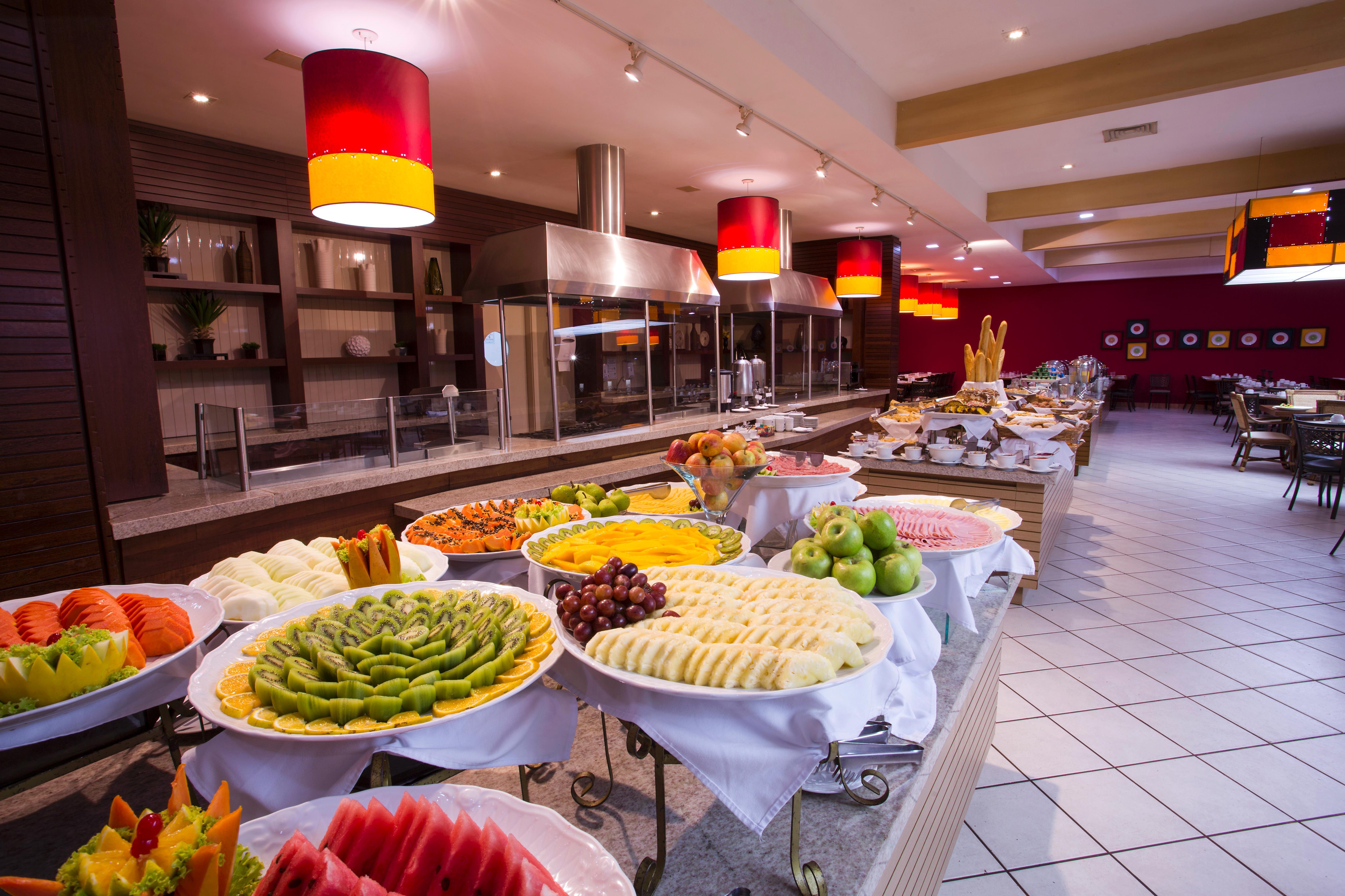 Mabu Thermas Grand Resort Foz do Iguaçu Buitenkant foto A buffet at a hotel